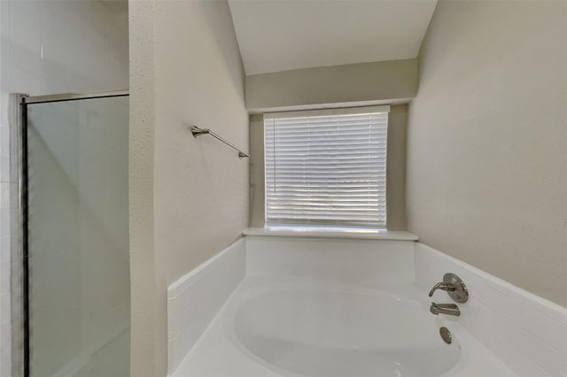 10726 Perigrine Drive, Houston, TX 77065