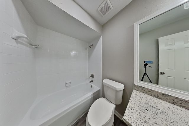 10726 Perigrine Drive, Houston, TX 77065