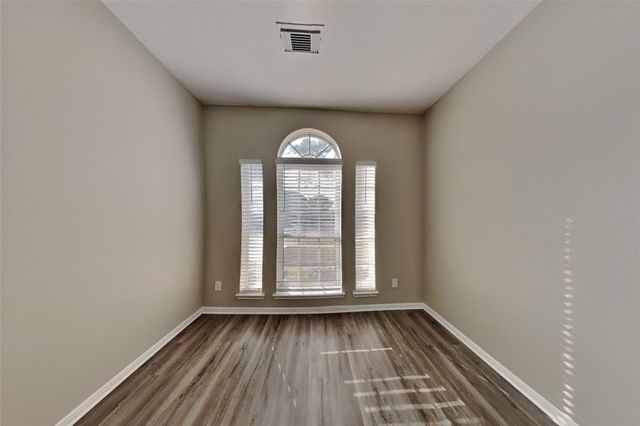 10726 Perigrine Drive, Houston, TX 77065