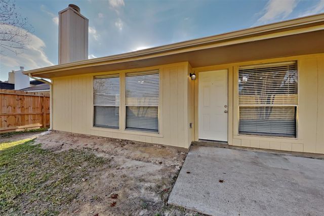 10726 Perigrine Drive, Houston, TX 77065