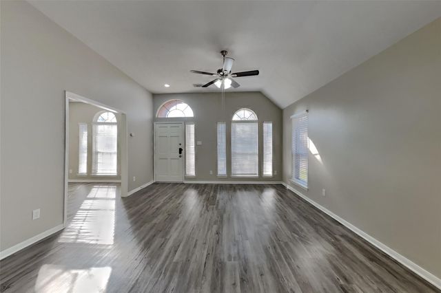 10726 Perigrine Drive, Houston, TX 77065