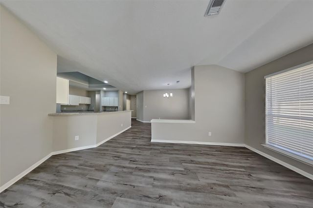 10726 Perigrine Drive, Houston, TX 77065