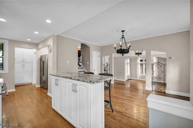 2717 Derbyshire Road, Cleveland Heights, OH 44106