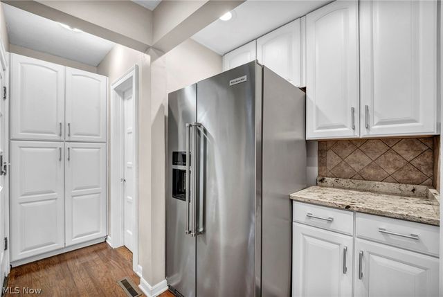 2717 Derbyshire Road, Cleveland Heights, OH 44106