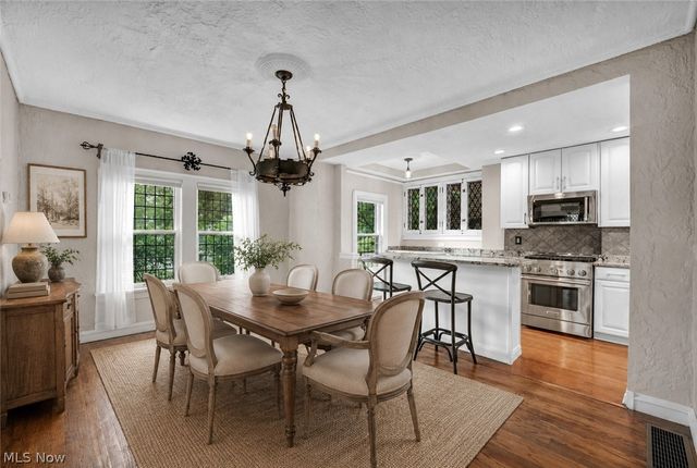 2717 Derbyshire Road, Cleveland Heights, OH 44106