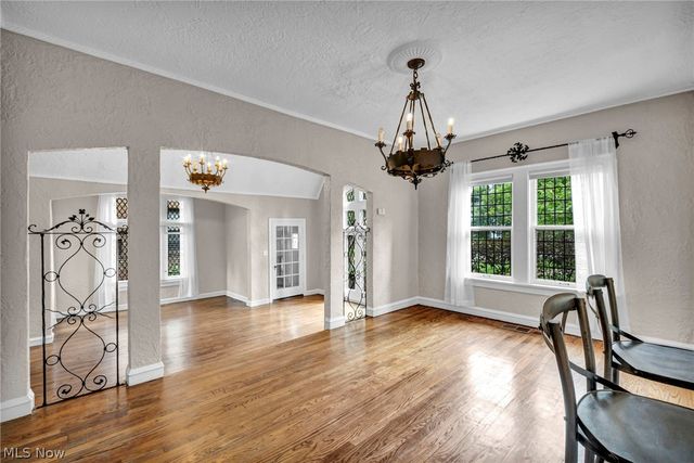 2717 Derbyshire Road, Cleveland Heights, OH 44106