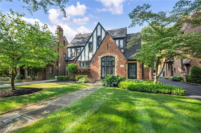 2717 Derbyshire Road, Cleveland Heights, OH 44106