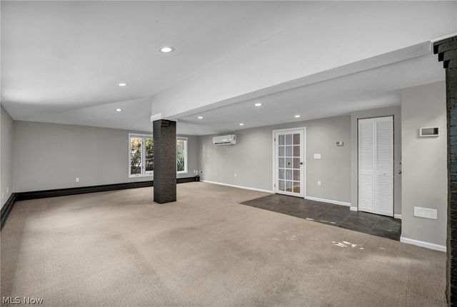 2717 Derbyshire Road, Cleveland Heights, OH 44106