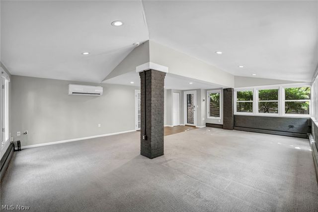 2717 Derbyshire Road, Cleveland Heights, OH 44106