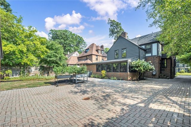 2717 Derbyshire Road, Cleveland Heights, OH 44106