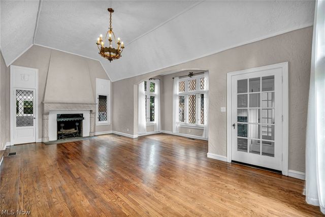 2717 Derbyshire Road, Cleveland Heights, OH 44106