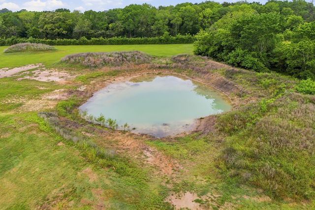 2743 Bobville Rd, Montgomery, TX 77316
