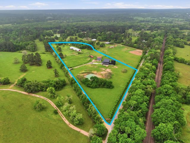 2743 Bobville Rd, Montgomery, TX 77316