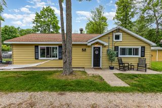 6789 E Houghton Lake Drive, Houghton Lake, MI 48629