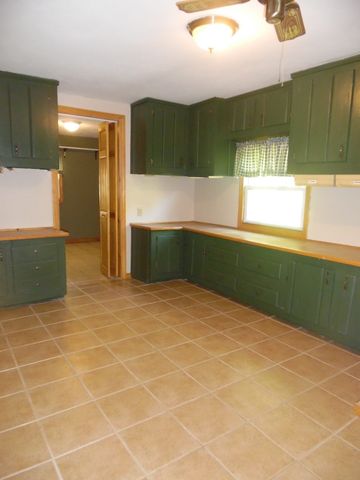 21 Burnside Drive, Swansea, MA 02777