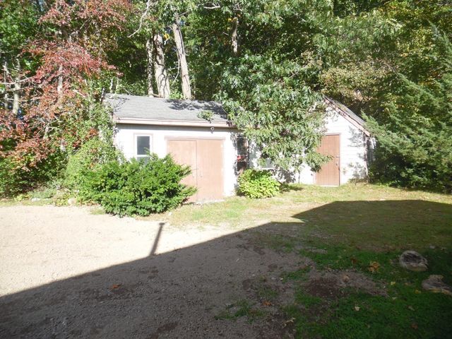 21 Burnside Drive, Swansea, MA 02777