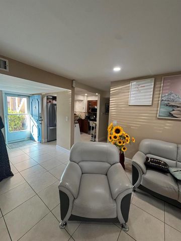 725 Lori Drive 107, Palm Springs, FL 33461