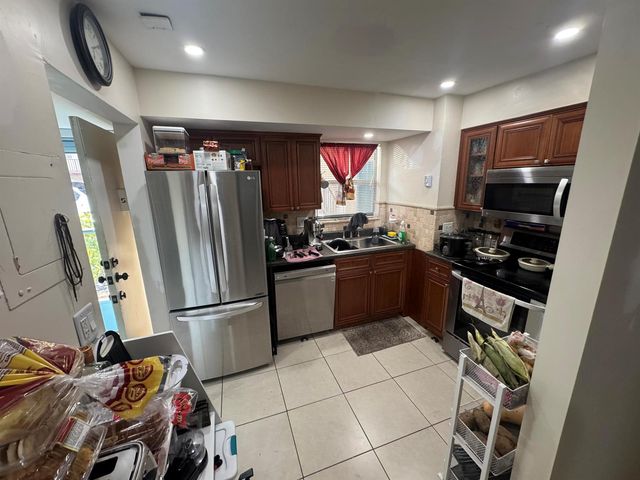 725 Lori Drive 107, Palm Springs, FL 33461