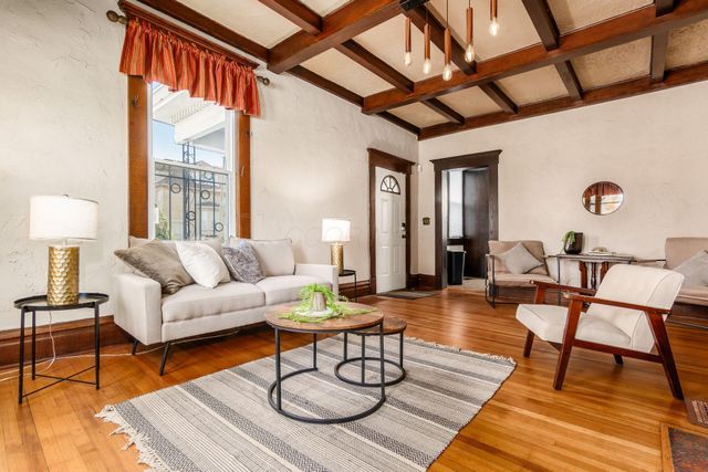 54 N Woodland Avenue, Columbus, OH 43203