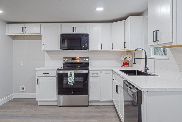 302 Suzanne Street, Palmer, TX 75152