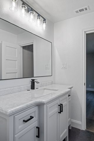 302 Suzanne Street, Palmer, TX 75152