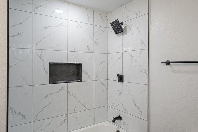 302 Suzanne Street, Palmer, TX 75152