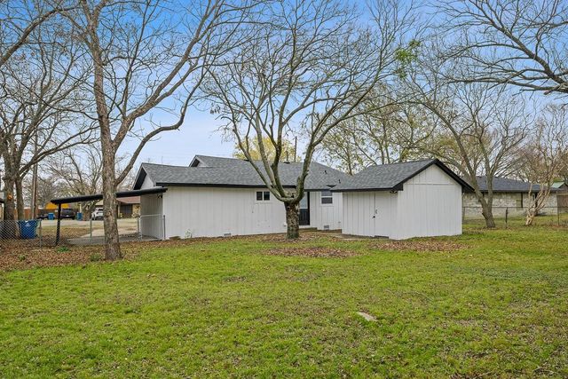 302 Suzanne Street, Palmer, TX 75152