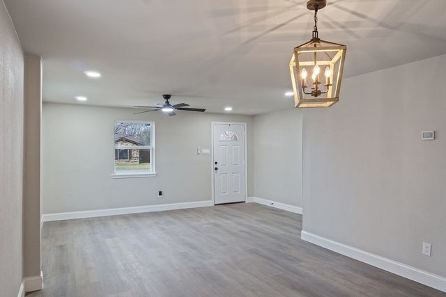 302 Suzanne Street, Palmer, TX 75152