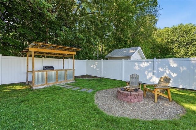 72 Josh Gray Rd, Rockland, MA 02370