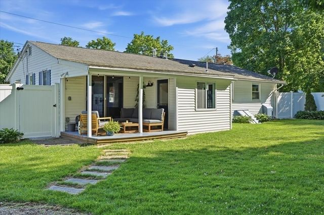 72 Josh Gray Rd, Rockland, MA 02370
