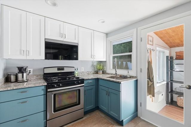72 Josh Gray Rd, Rockland, MA 02370