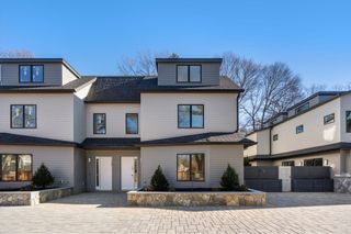 956 Walnut St 5, Newton, MA 02461