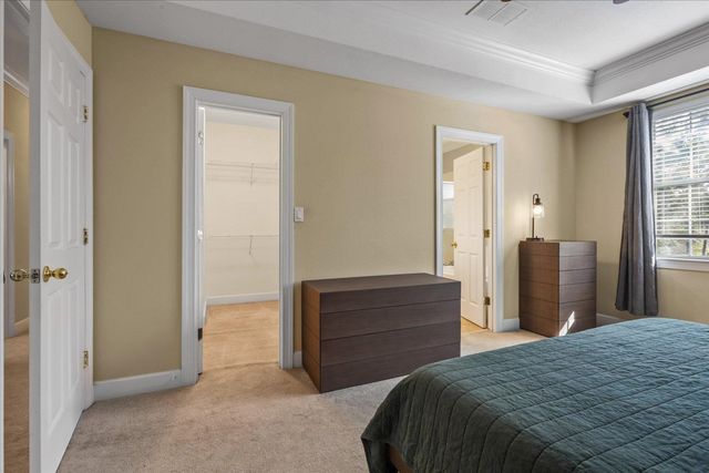 525 Forest Green Dr, Tallahassee, FL 32308