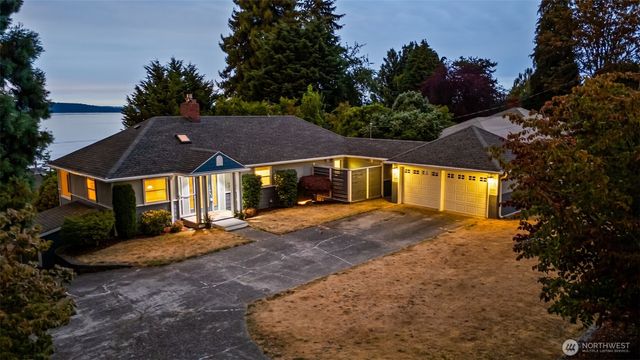 8424 East Side Drive NE, Tacoma, WA 98422