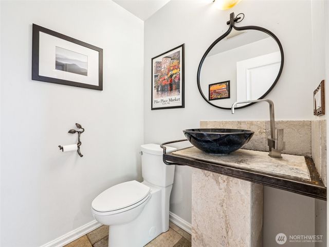 8424 East Side Drive NE, Tacoma, WA 98422