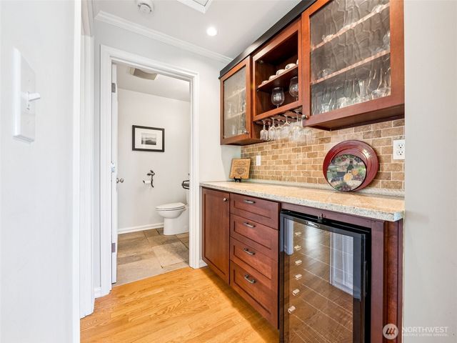 8424 East Side Drive NE, Tacoma, WA 98422