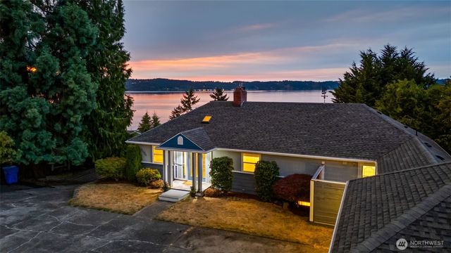 8424 East Side Drive NE, Tacoma, WA 98422