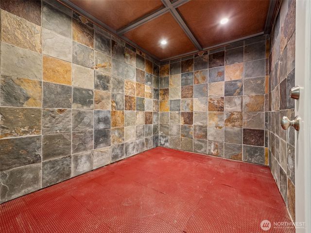 8424 East Side Drive NE, Tacoma, WA 98422