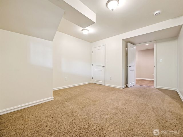 8424 East Side Drive NE, Tacoma, WA 98422