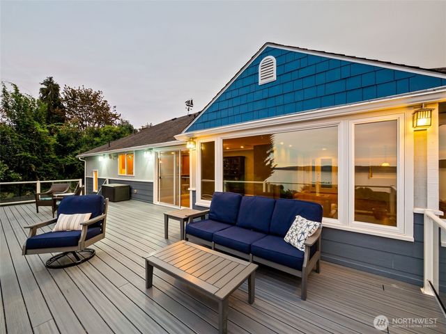 8424 East Side Drive NE, Tacoma, WA 98422