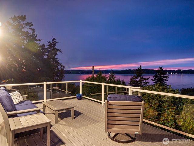 8424 East Side Drive NE, Tacoma, WA 98422