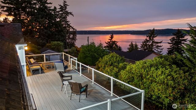 8424 East Side Drive NE, Tacoma, WA 98422