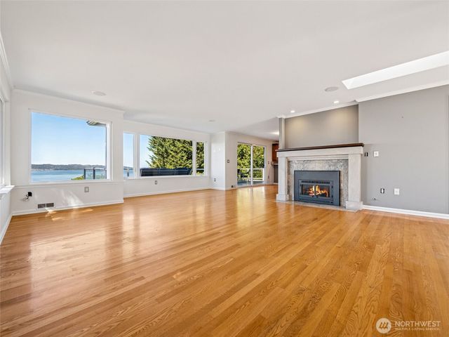 8424 East Side Drive NE, Tacoma, WA 98422