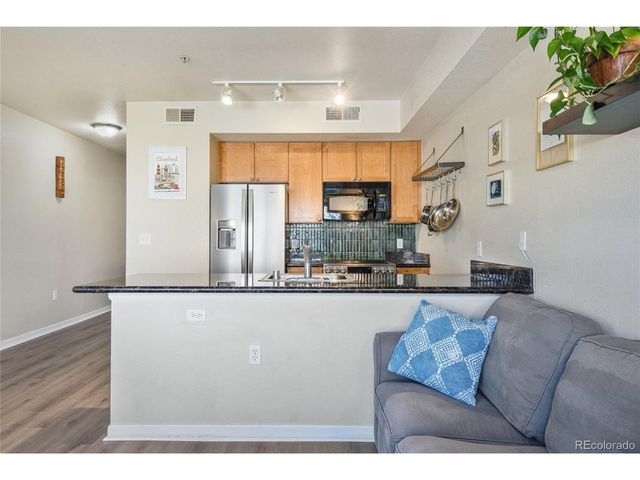 1623 Saint Paul St 402, Denver, CO 80206
