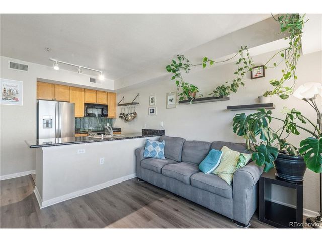1623 Saint Paul St 402, Denver, CO 80206
