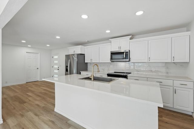 1812 W Eldorado Parkway, Little Elm, TX 75068