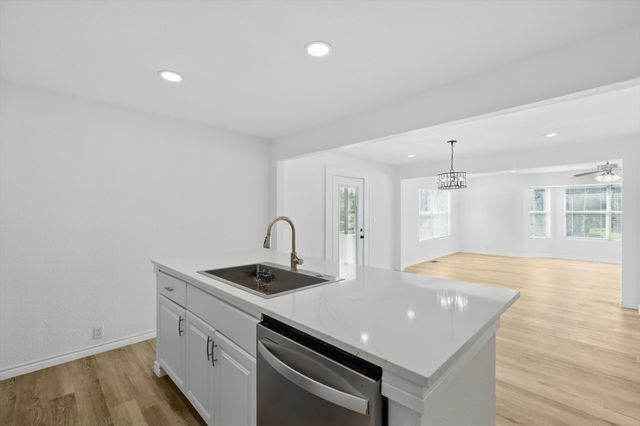 1812 W Eldorado Parkway, Little Elm, TX 75068