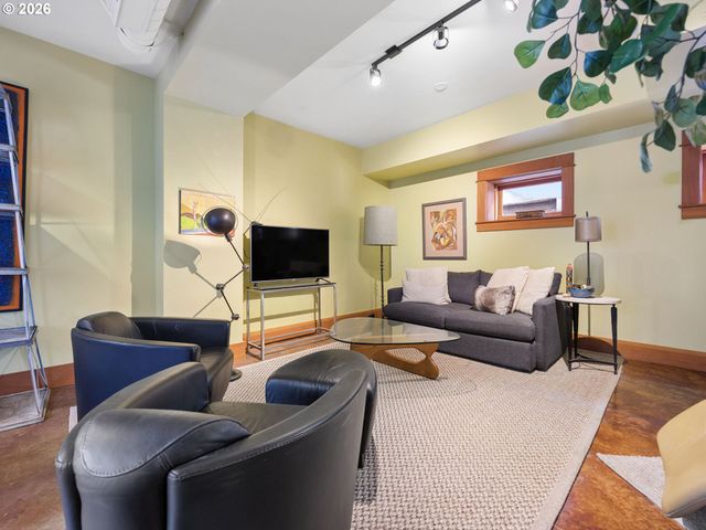 5400 Ne 30TH Ave 102, Portland, OR 97211