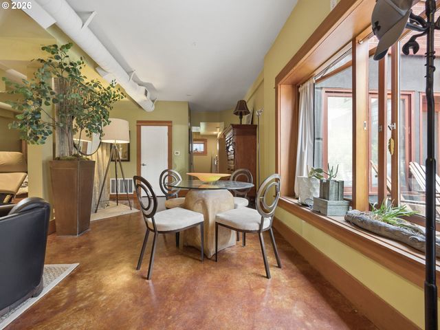 5400 Ne 30TH Ave 102, Portland, OR 97211