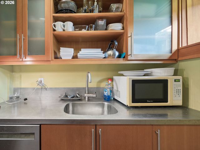 5400 Ne 30TH Ave 102, Portland, OR 97211